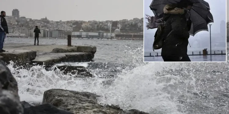 İstanbullular Dikkat! Saat Verildi, Fırtına Geliyor