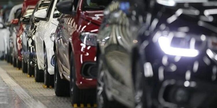 İthal otomobillere ek vergi: Hangi araç segmenti nasıl etkilenecek?
