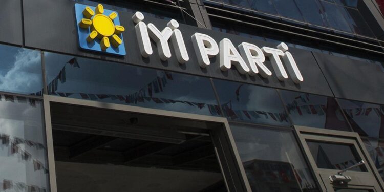 İYİ Parti’de toplu istifa! Başkanlar görevden ayrıldı.