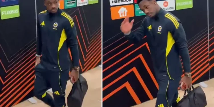 Jhon Duran’ın maç sonu görüntüsü tartışma yarattı