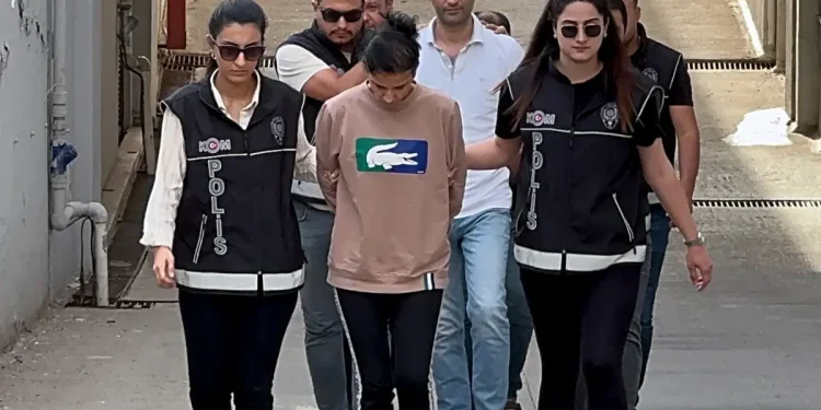 Aşk ve iş vaadiyle 8 milyonluk dolandırıcılık