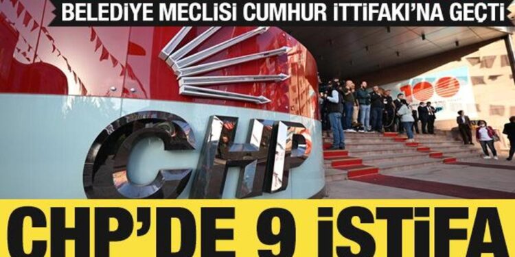 Karabağlar Belediyesi’nde CHP’li 9 belediye meclis üyesi istifa etti