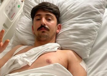 Kız kardeşini korumak isterken 5 yerinden bıçaklandı