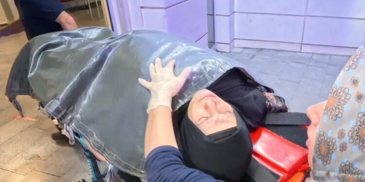 Komşusu, annesi ve kardeşine kurşun yağdırdı! Daha sonra kendisini vurdu