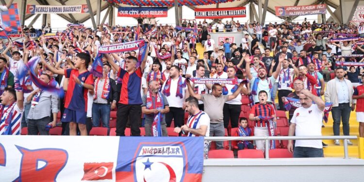 Kupada elenen misafir takımın taraftarı ev sahibinin tuvaletini parçaladı