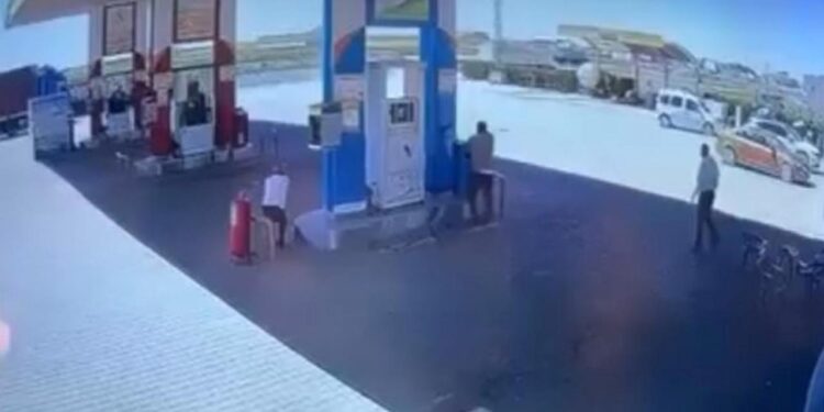 Mardin’de 2 grup arasında çıkan silahlı kavga kamerada