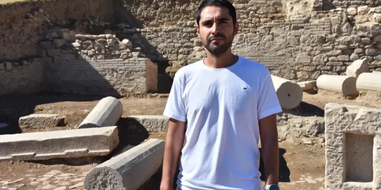 Metropolis Antik Kenti’nde 1800 Yıllık Keşif!