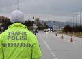 Milyonlarca sürücüye uyarı: Bu ayakkabıyla trafiğe çıkan yandı!