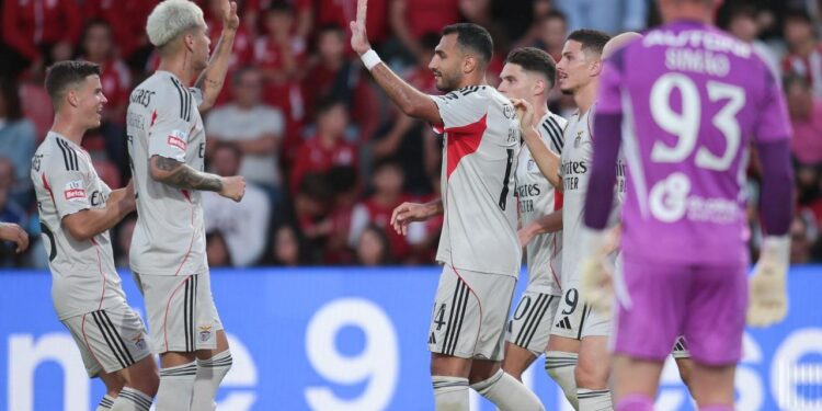 Mourinho’dan fırtına gibi başlangıç! Benfica deplasmanda farklı kazandı