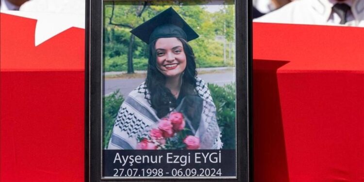 Özgür Özel’den Ayşenur Ezgi Eygi mesajı