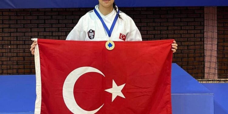 Rizeli Rümeysa, judoda balkan şampiyonu oldu