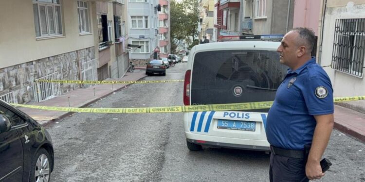 Samsun’da 20 yaşındaki kadın 4 katlı binanın çatısından atladı