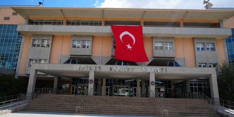 Şehit ailesini dolandıran 11 şüphelinin akıbeti belli oldu