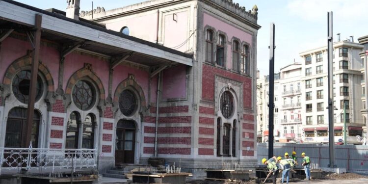 Sirkeci Garı otel yada AVM’mi olacak? Bakan Ersoy’dan açıklama geldi