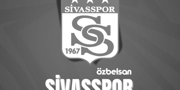 Sivasspor A Takım otobüsü kazaya karıştı: Ambulanslar olay yerinde