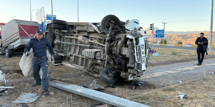 Sivas’ta korkunç kaza: 15 işçi yaralandı!