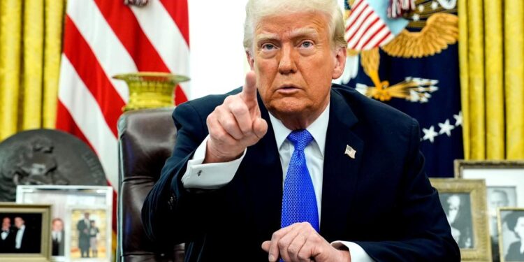 Son dakika: Trump ‘derhal kabul edin’ deyip duyurdu! Venezuela’ya saldırı tehdidi