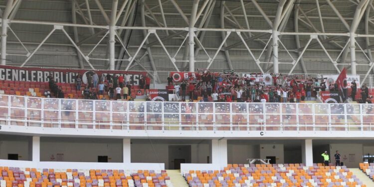 Süper Lig efsanesi FIFA’dan gelen kararla yıkıldı: Son sıraya demirlediler