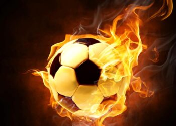 Süper Lig’de iki kritik maç birden oynanıyor | CANLI