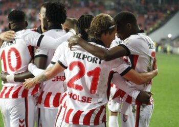 Süper Lig’de sakarlıkların gecesi! Gol düellosunda galibiyet 90+3’te geldi