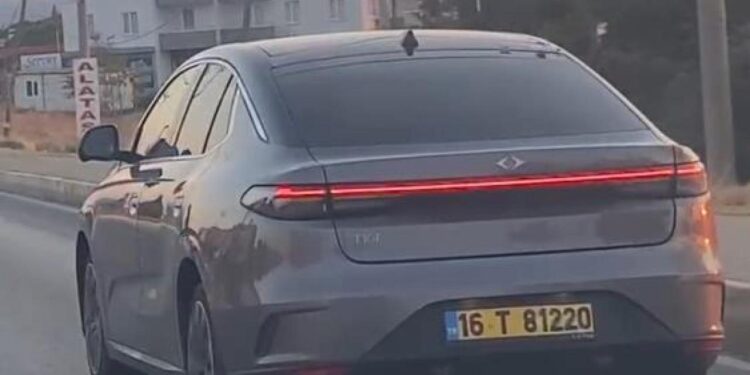 TOGG’un yeni sedan modeli T10F Ayvalık’ta seyir halinde görüntülendi