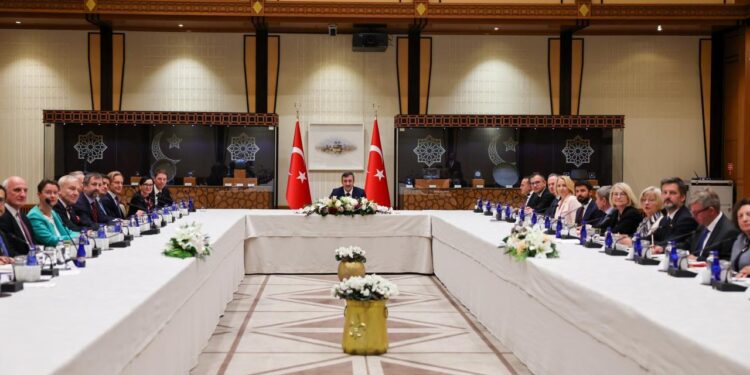 Türkiye-AB ilişkilerinde yeni dönemin sinyali: Gümrük birliği, vize serbestisi masada!