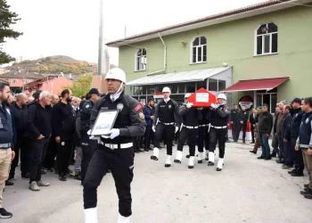 Erzincan’da duygusal tören: Polis memuruna veda