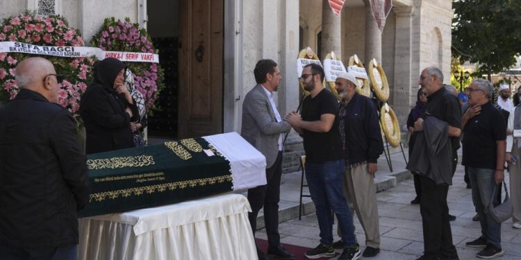 Veysel Karani’nin torunu Gülden Samir’in cenazesi İstanbul’da defnedildi
