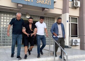 Yolda kalınca akü çaldı, “Neden şikayetçi olmuş anlamadım” dedi