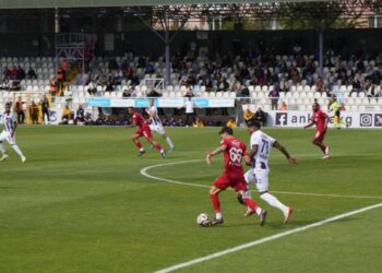 1. Lig’de dramatik maç! 90’da penaltı kaçtı, 3 puan elden kaydı