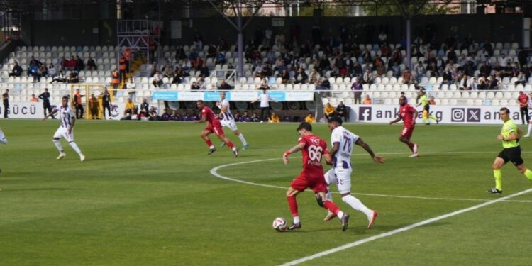 1. Lig’de dramatik maç! 90’da penaltı kaçtı, 3 puan elden kaydı