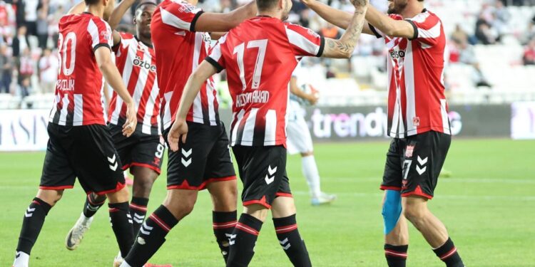 1. Lig’de gol yağmuru! Sivasspor’dan 5-0’lık galibiyet