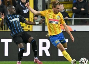 10 gol atılan maç 5-5 bitti! Türk oyuncu iki kaleye de gol attı