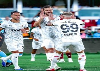 13 yıl aralıksız oynayıp efsane oldu! Attığı gollerle takımını liderliğe taşıdı