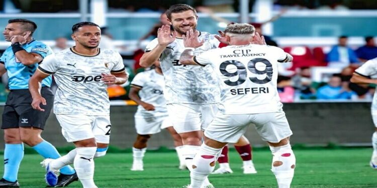 13 yıl aralıksız oynayıp efsane oldu! Attığı gollerle takımını liderliğe taşıdı