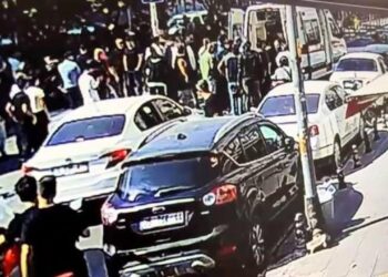 16 yaşındaki kız ile annesi, tartıştıkları kişiyi bıçaklayarak öldürdü