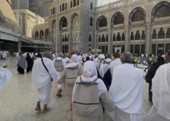 300 kişilik kafile umrelerini tamamlayarak yurda döndü