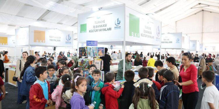 4. Bağcılar Kitap Fuarı, kendi rekorunu tazeledi