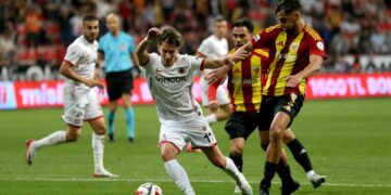 9 kişi kalan küme hattındaki takım deplasmandan 1 puanla döndü