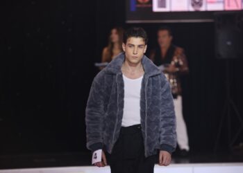 Modanın Yeni “King”i: Disiplini ve Sahne Gücüyle Caner Meral