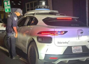 ABD’de ilginç olay! Kuralları ihlal etmişti… Polis sürücüsüz araca ceza yazamadı!