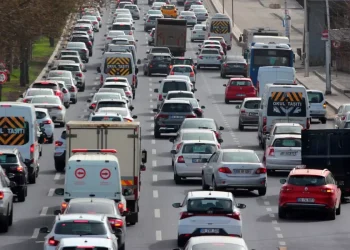 Akaryakıta Çifte İndirim Bu Gece Yürürlükte