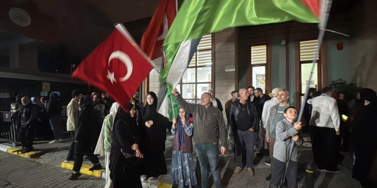 Aktivistlerinden bazıları Adli Tıp Kurumundan ayrılmaya başladı
