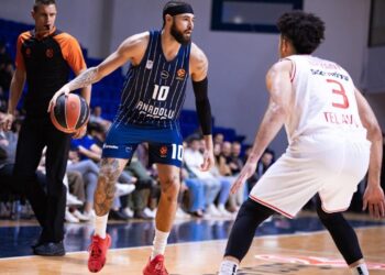 Anadolu Efes, İsrail ekibine 6 sayıyla kaybetti