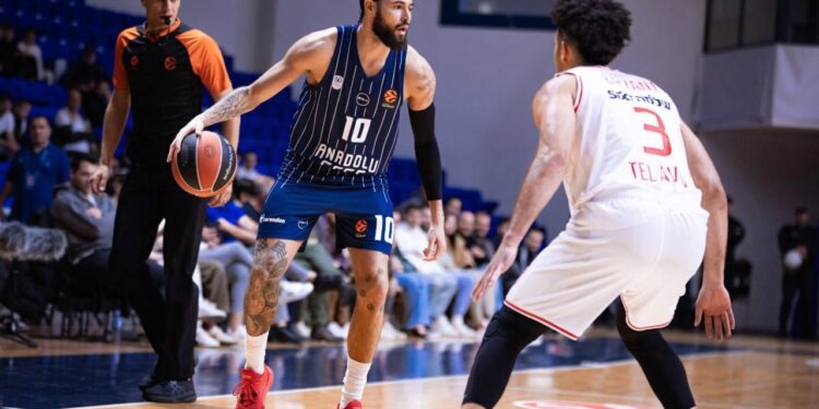 Anadolu Efes, İsrail ekibine 6 sayıyla kaybetti
