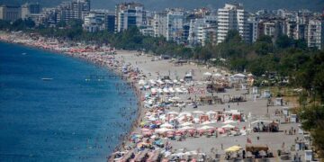 Antalya 18 milyon turist hedefine adım adım yaklaşıyor