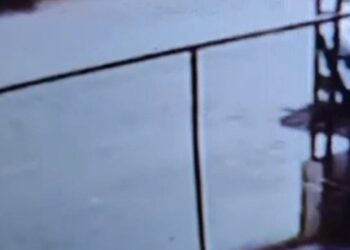 Antalya’da 9 yaşındaki Aslı’nın okul servisinin altında kaldığı kazanın videosu