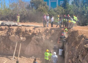 Antalya’da inşaattan düşen işçi yaralandı