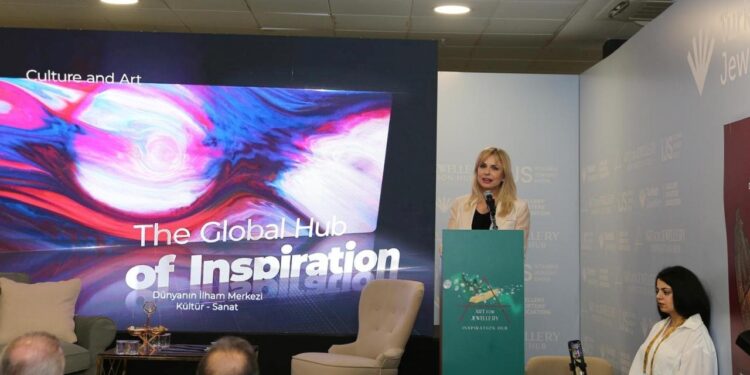 Art For Jewellery “Rüya Kalıntıları” teması ile sahnede