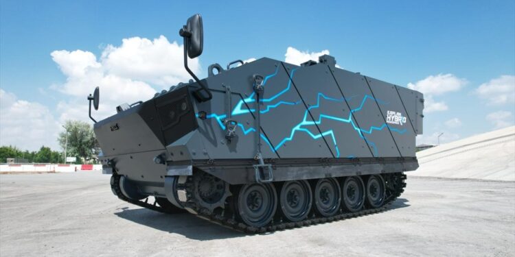 Askeri araçlara güç verecek “hibrit” çözüm Almanya’da vitrine çıktı